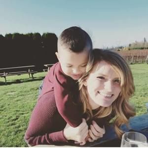 Meet your Posher, Crystal